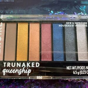 Brand New! Covergirl Trunaked Queenship Palette